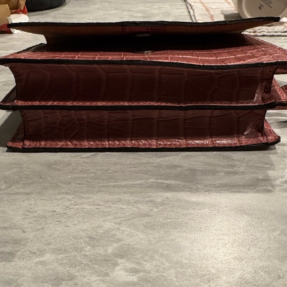 NWT Patricia Nash Pink Distressed Vintage Crocodile Goring Handbag - Picture 3 of 8